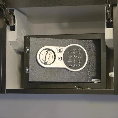 Nuiteejour Centre Jaures * Le Mans