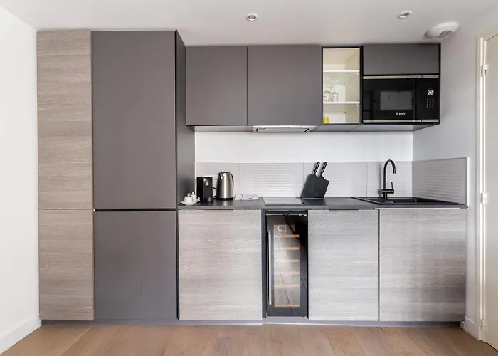 Nuiteejour Centre Jaures * Le Mans