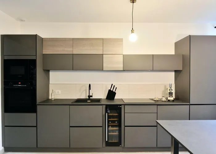 Nuiteejour Centre Jaures * Le Mans